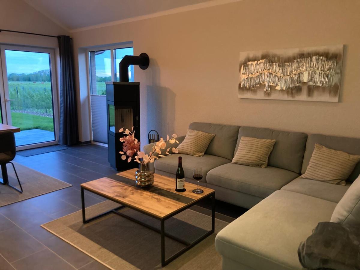 Watt'N Blick - Hundefreundliches Ferienhaus Mit Ausblick Ueber Die Wiesen Bis Zum Deich Schweiburg Exteriör bild